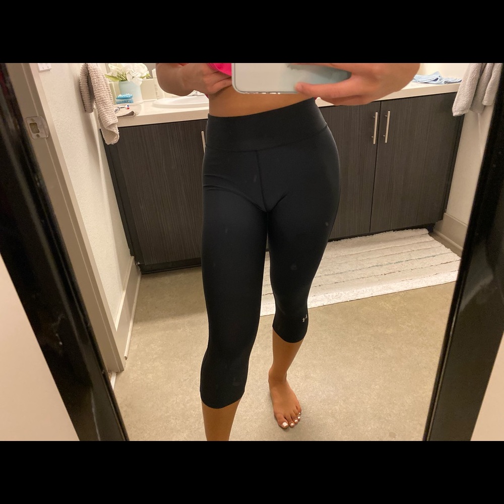 UNDER ARMOUR CAPRI TIGHTS